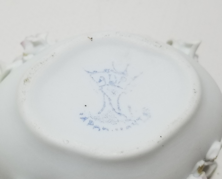 KABARTMA İŞÇİLİKLİ ANTİKA JARDİNYER