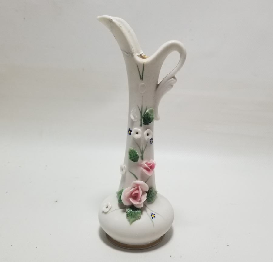 KABARTMA İŞÇİLİKLİ ANTİKA VAZO