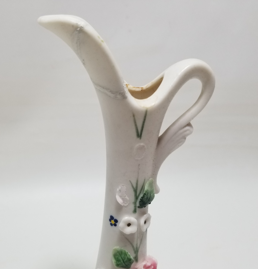 KABARTMA İŞÇİLİKLİ ANTİKA VAZO