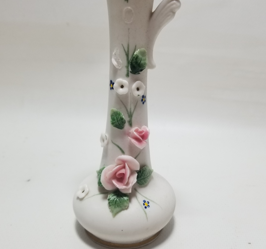 KABARTMA İŞÇİLİKLİ ANTİKA VAZO