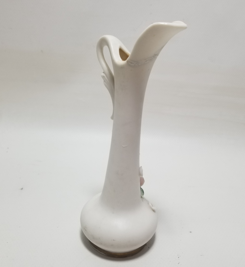 KABARTMA İŞÇİLİKLİ ANTİKA VAZO