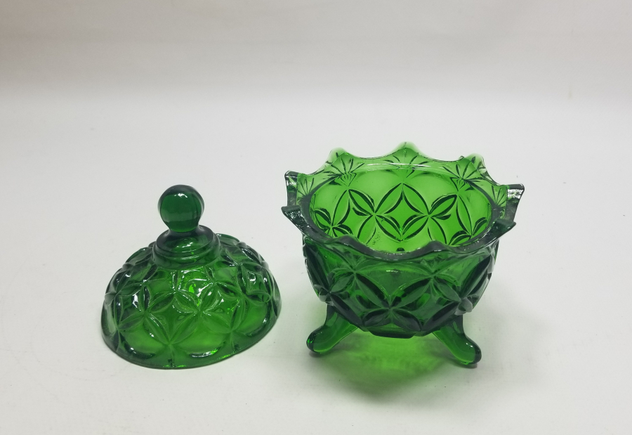 KABARTMA İŞÇİLİKLİ ANTİKA KAPAKLI MACUNLUK