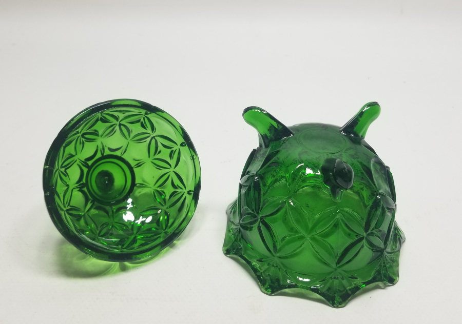 KABARTMA İŞÇİLİKLİ ANTİKA KAPAKLI MACUNLUK