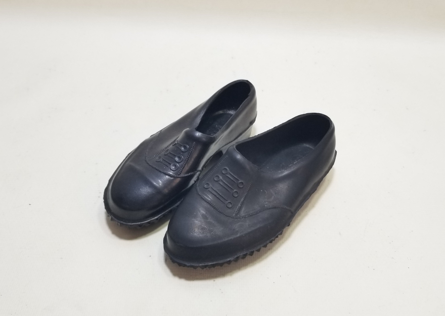 YERLİ YAPIM ANTİKA KARA LASTİK