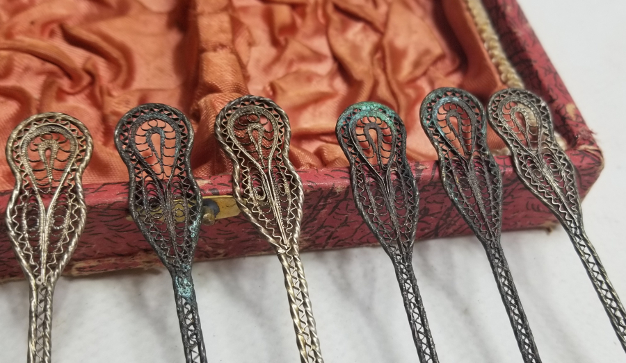 ORİJİNAL KUTUSUNDA OSMANLI PARALARINDAN YAPILMIŞ OSMANLI DÖNEMİ ÇAY KAŞIĞI SETİ