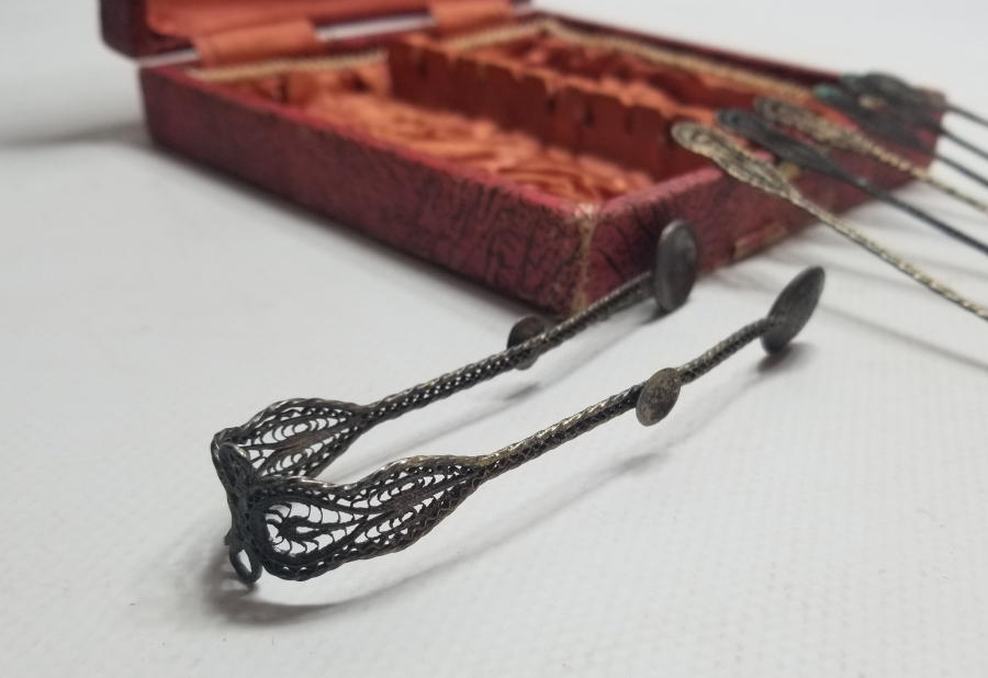 ORİJİNAL KUTUSUNDA OSMANLI PARALARINDAN YAPILMIŞ OSMANLI DÖNEMİ ÇAY KAŞIĞI SETİ