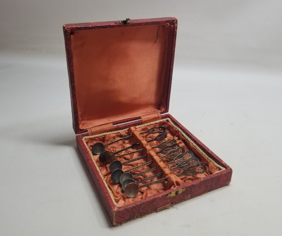 ORİJİNAL KUTUSUNDA OSMANLI PARALARINDAN YAPILMIŞ OSMANLI DÖNEMİ ÇAY KAŞIĞI SETİ