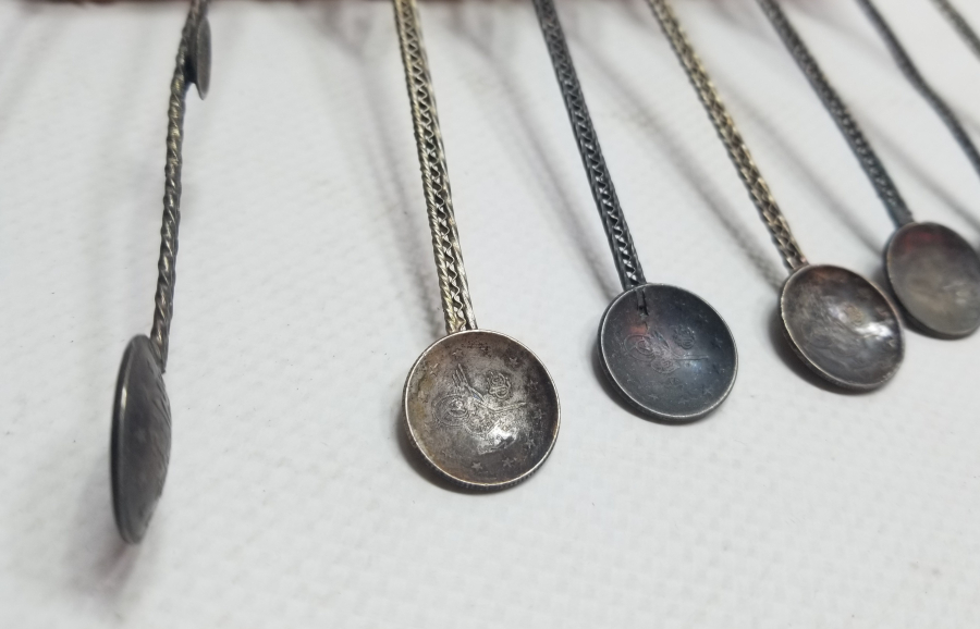 ORİJİNAL KUTUSUNDA OSMANLI PARALARINDAN YAPILMIŞ OSMANLI DÖNEMİ ÇAY KAŞIĞI SETİ