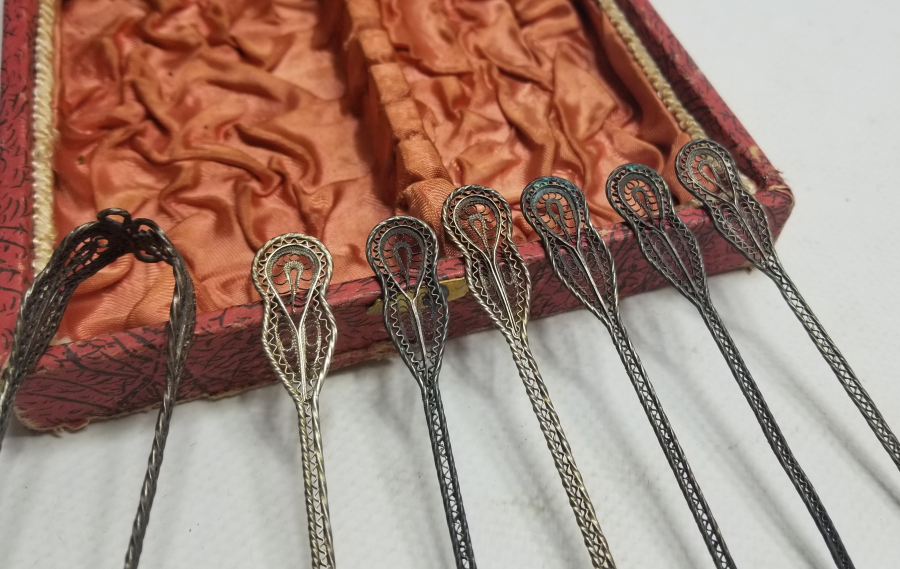 ORİJİNAL KUTUSUNDA OSMANLI PARALARINDAN YAPILMIŞ OSMANLI DÖNEMİ ÇAY KAŞIĞI SETİ