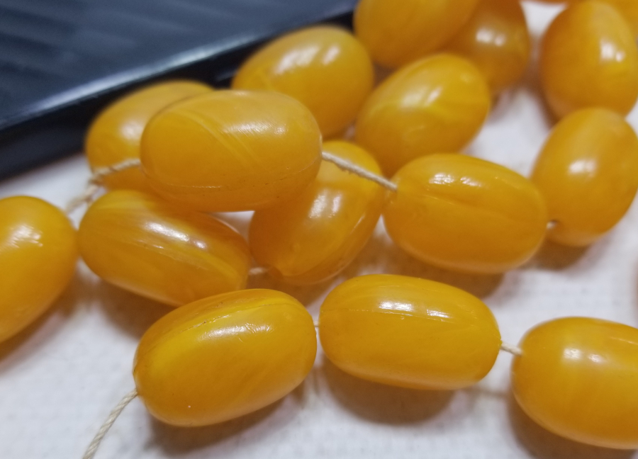 DAMLA KEHRİBAR GÖRÜNÜMLÜ ANTİKA PLASTİK TESPİH