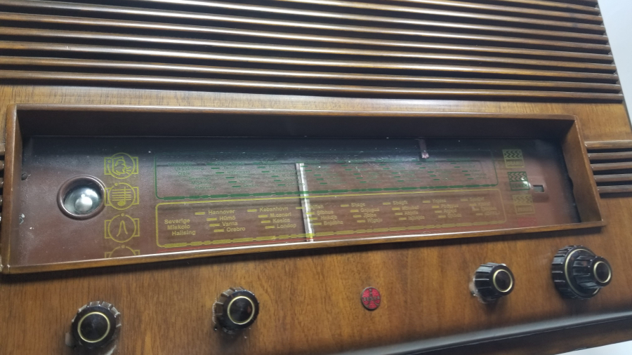 ÇALIŞIR DURUMDA AHŞAP KASA ANTİKA TESLA RADYO