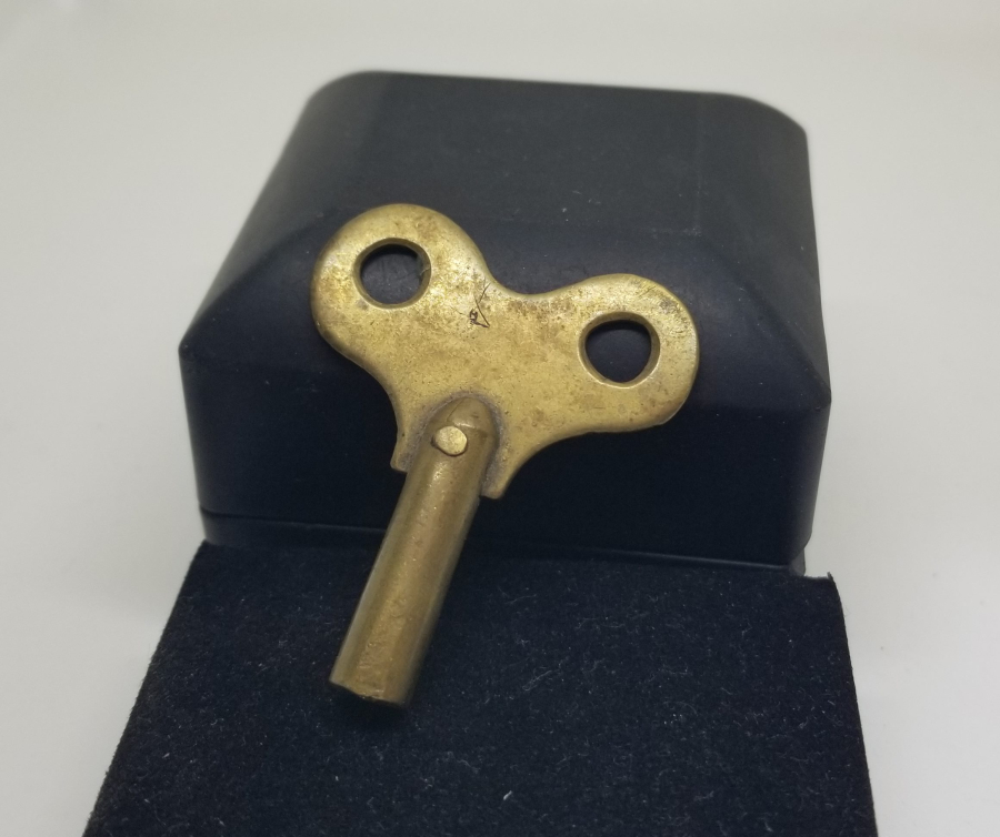 ÜZERİ OSMANLICA YAZILI OSMANLI DÖNEMİ DUVAR SAATİ ANAHTARI