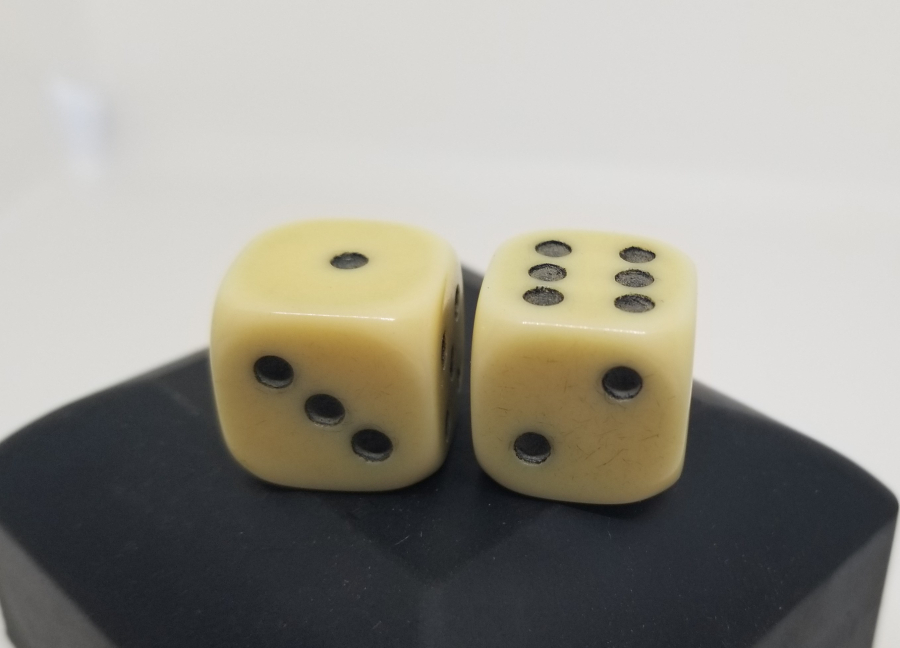 ANTİKA ÇİFT KATALİN ZAR