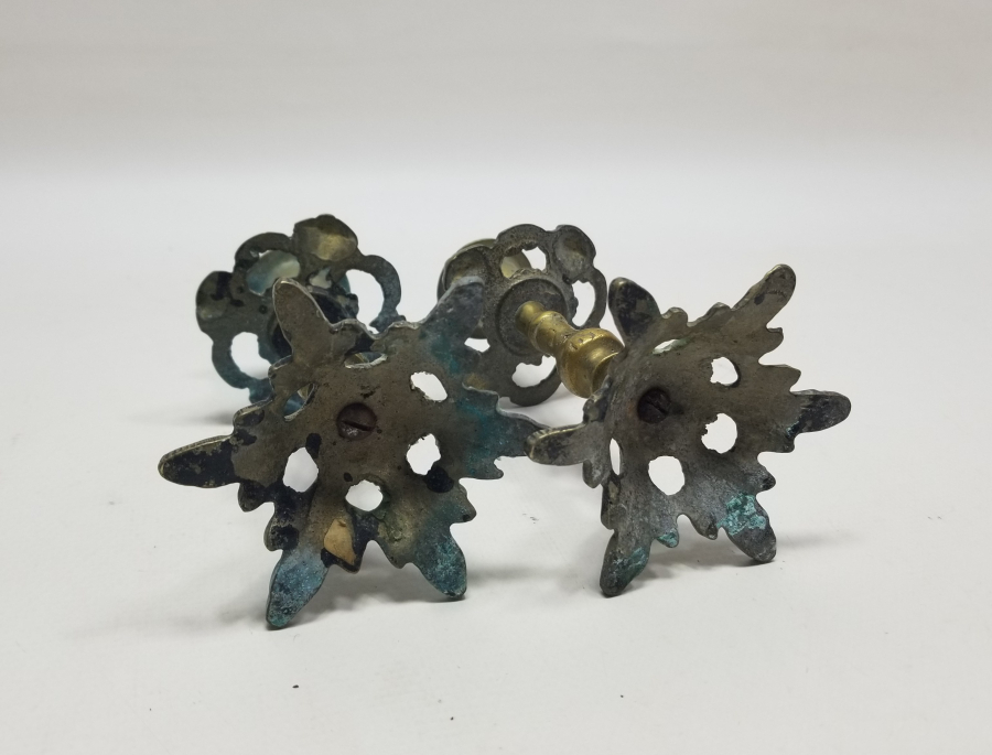 KABARTMA İŞÇİLİKLİ ANTİKA ÇİFT ŞAMDAN - MUMLUK