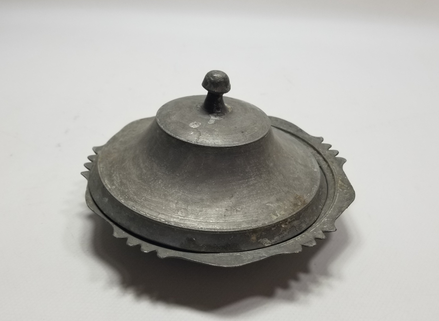 KAPAK VE LENGERİNDE AYNI YAZI BULUNAN OSMANLI DÖNEMİ AĞA PİLAVLIĞI