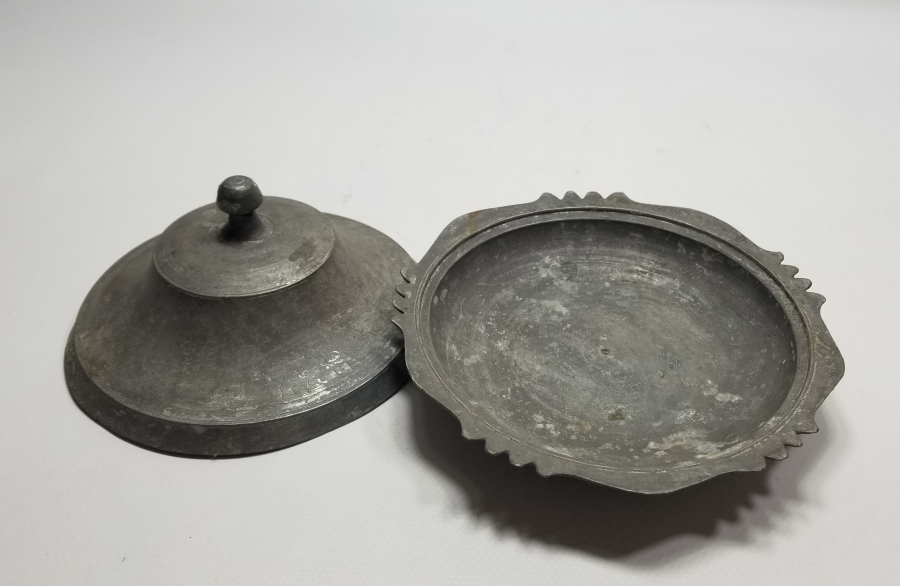 KAPAK VE LENGERİNDE AYNI YAZI BULUNAN OSMANLI DÖNEMİ AĞA PİLAVLIĞI