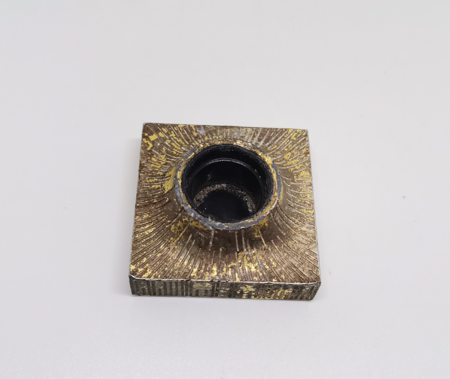 KABARTMA İŞÇİLİKLİ GÜMÜŞ KAPLAMA ANTİKA PARFÜM ŞİŞESİ KAPAĞI