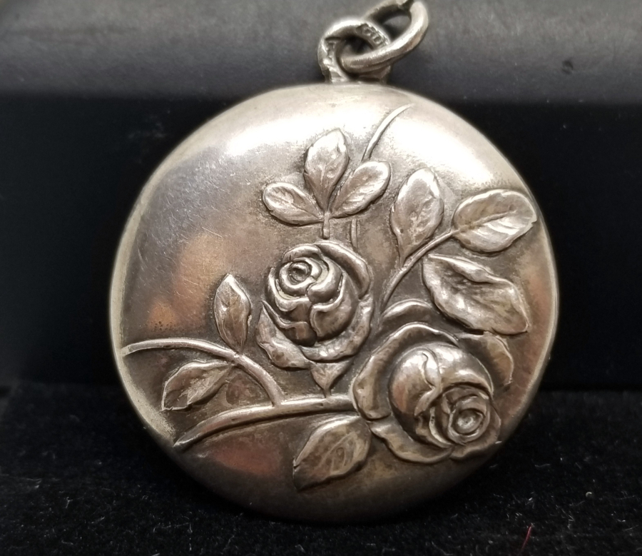 KABARTMA İŞÇİLİKLİ GÜMÜŞ KOLYE UCU