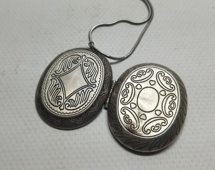 GÜMÜŞ KAPLAMA ANTİKA KOLYE FOTOĞRAFLIK