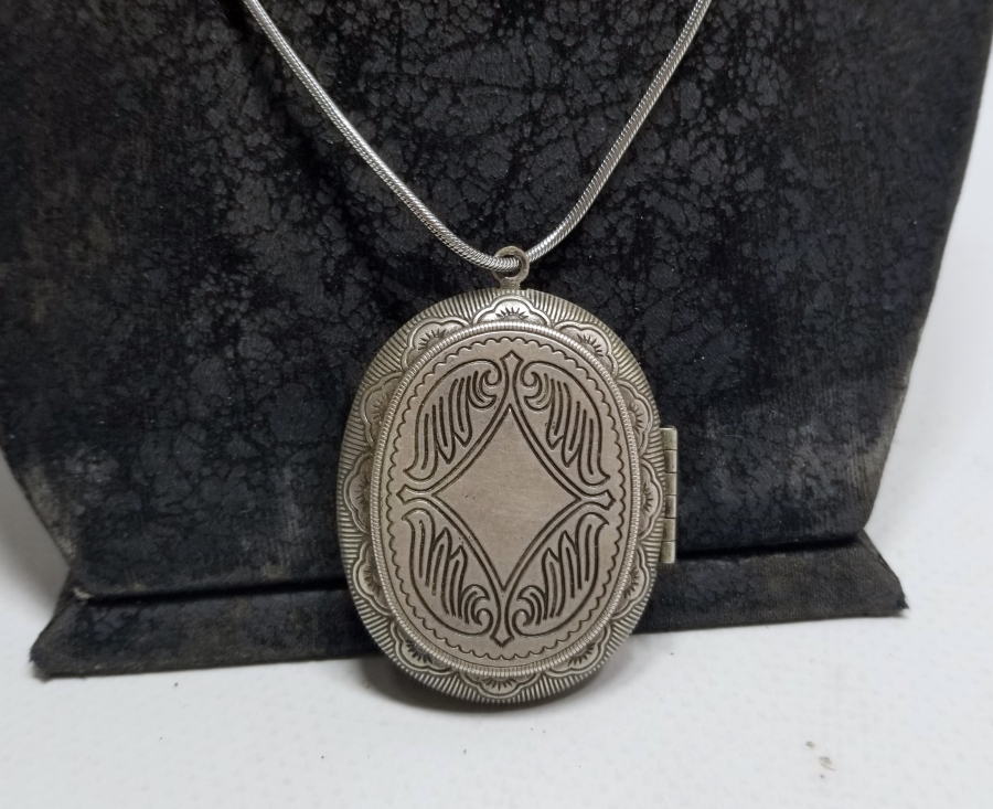 GÜMÜŞ KAPLAMA ANTİKA KOLYE FOTOĞRAFLIK