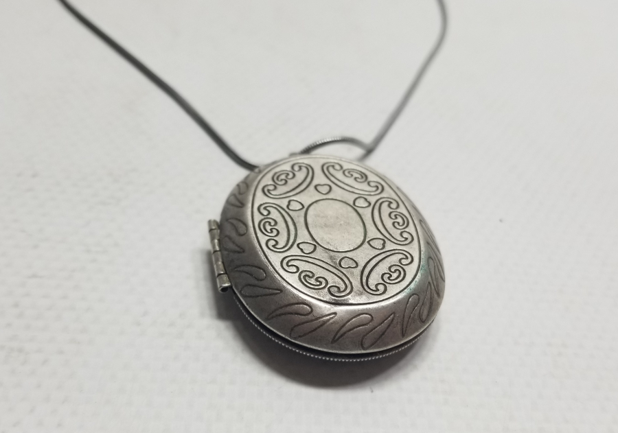 GÜMÜŞ KAPLAMA ANTİKA KOLYE FOTOĞRAFLIK