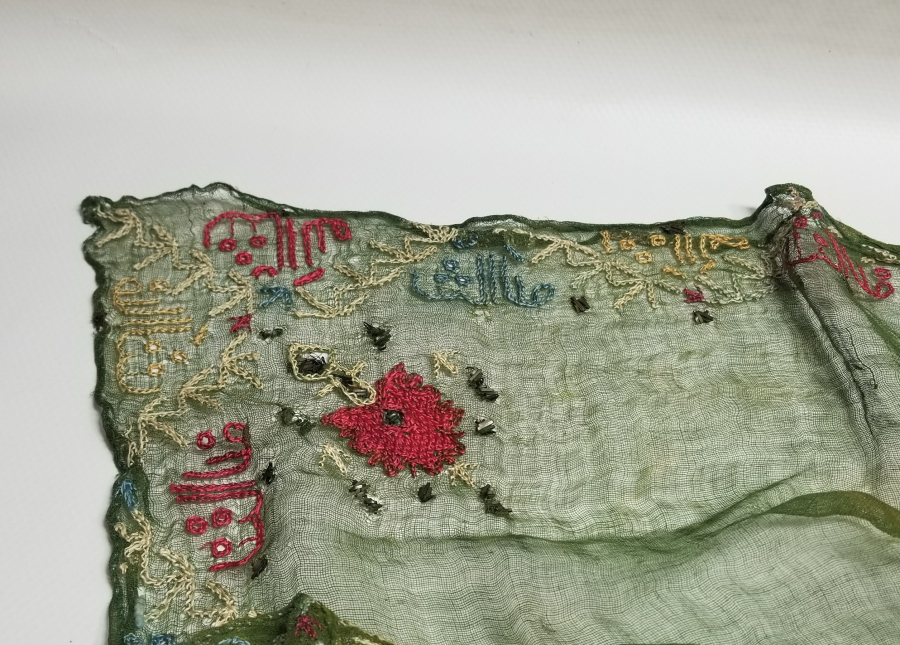 ETRAFI OSMANLICA YAZILI OSMANLI DÖNEMİ NADİR RENKTE İPEK GELİN ÖRTÜSÜ