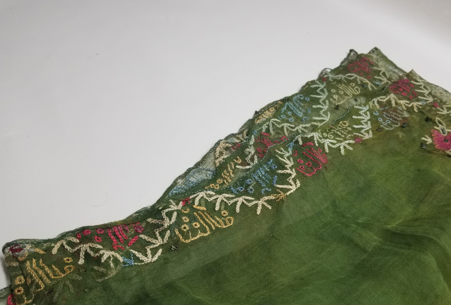 ETRAFI OSMANLICA YAZILI OSMANLI DÖNEMİ NADİR RENKTE İPEK GELİN ÖRTÜSÜ