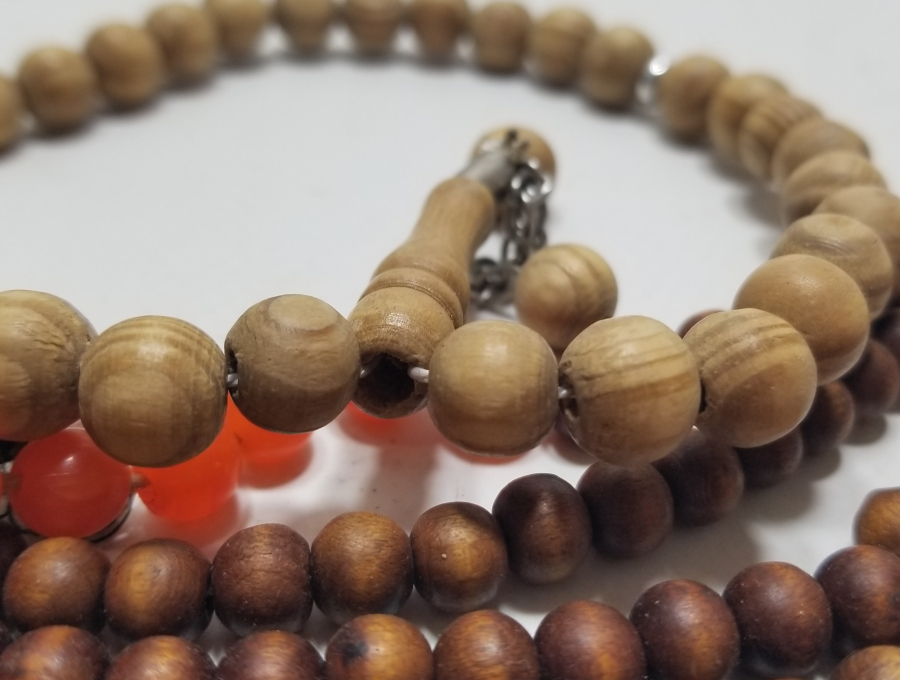 İKİ ADET EL YAPIMI AHŞAP TESPİH