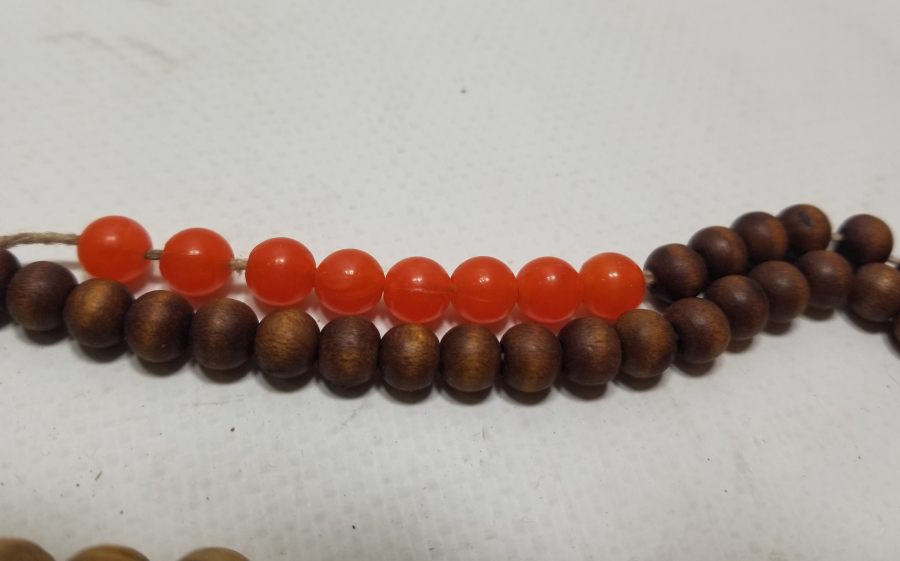 İKİ ADET EL YAPIMI AHŞAP TESPİH