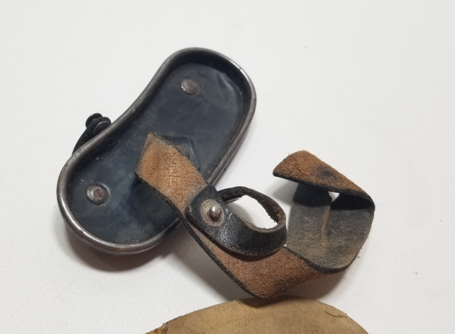 1. DÜNYA SAVAŞI DÖNEMİ OSMANLI SUBAY DÜRBÜNÜ KUTUSU PARÇALARI