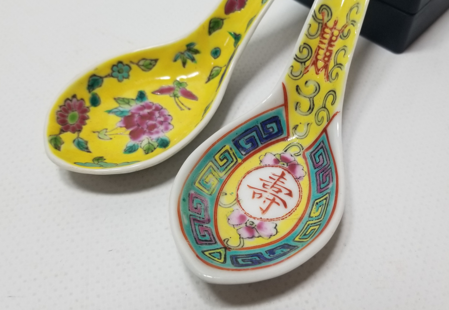 UZAKDOĞU YAPIMI 2 ADET PORSELEN KAŞIK