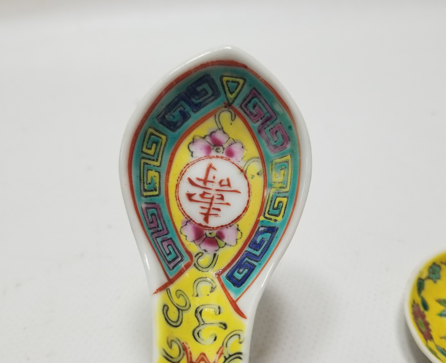 UZAKDOĞU YAPIMI 2 ADET PORSELEN KAŞIK