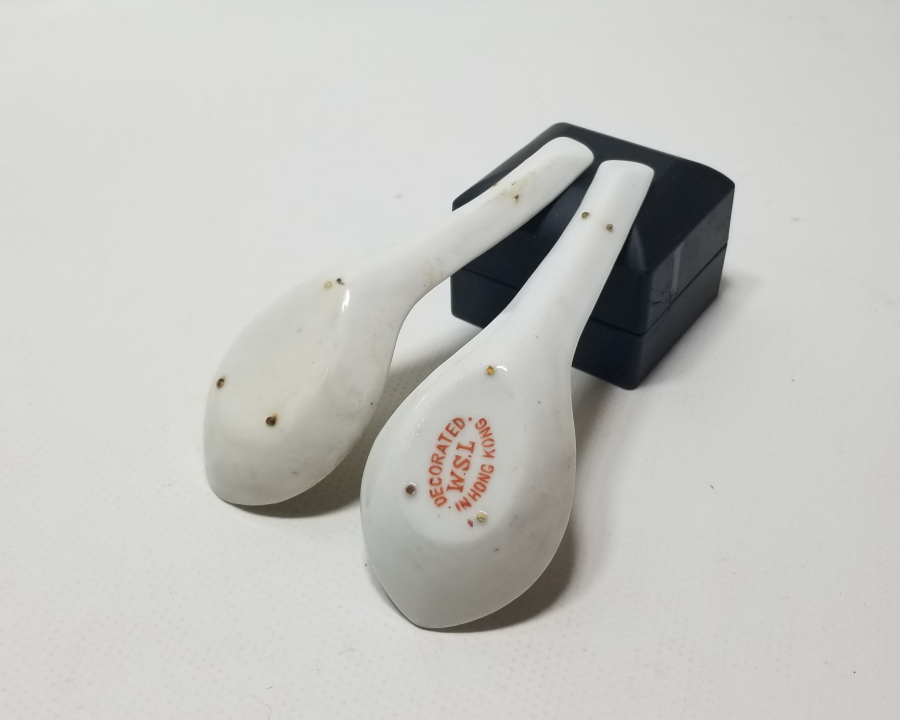 UZAKDOĞU YAPIMI 2 ADET PORSELEN KAŞIK