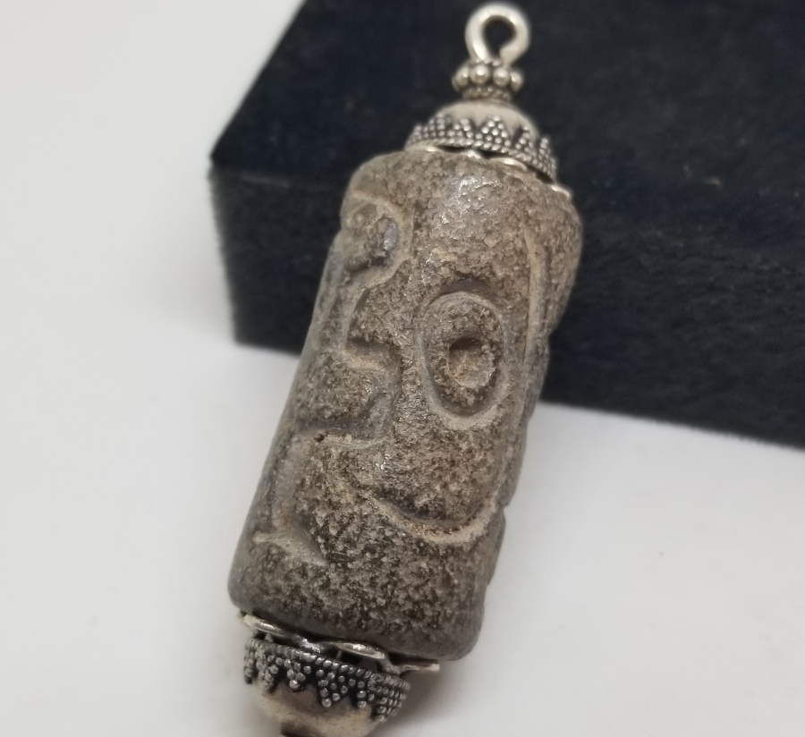 ÜZERİ EL KAZIMA İŞÇİLİKLİ ŞAMANİK TAŞ KOLYE