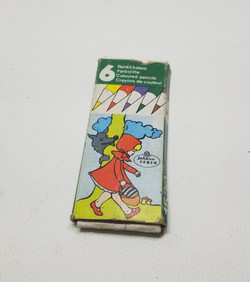 KUTUSUNDA ANTİKA BOYA KALEMLERİ