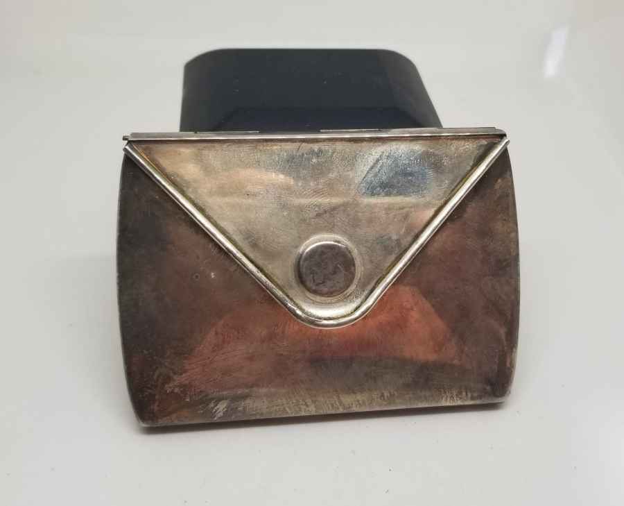 GÜMÜŞ KAPLAMA METAL KUTUSUNDA ANTİKA SEYAHAT DİKİŞ TAKIMI