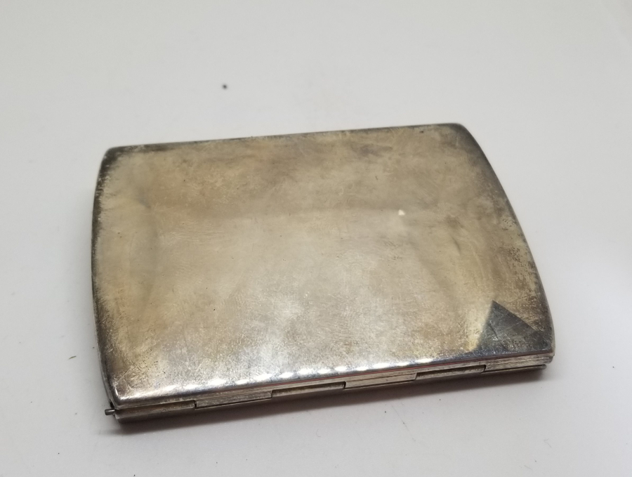 GÜMÜŞ KAPLAMA METAL KUTUSUNDA ANTİKA SEYAHAT DİKİŞ TAKIMI