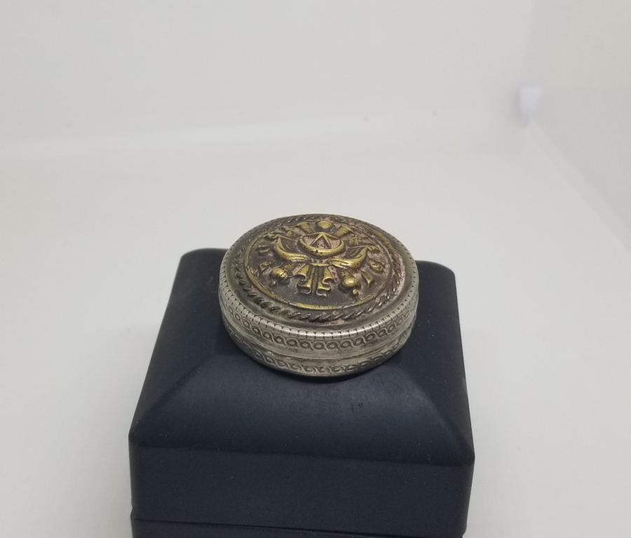 ÜZERİNDE PRİMİTİF OSMANLI DEVLET ARMASI BULUNAN NADİR OSMANLI GÜMÜŞ ENFİYE KUTUSU