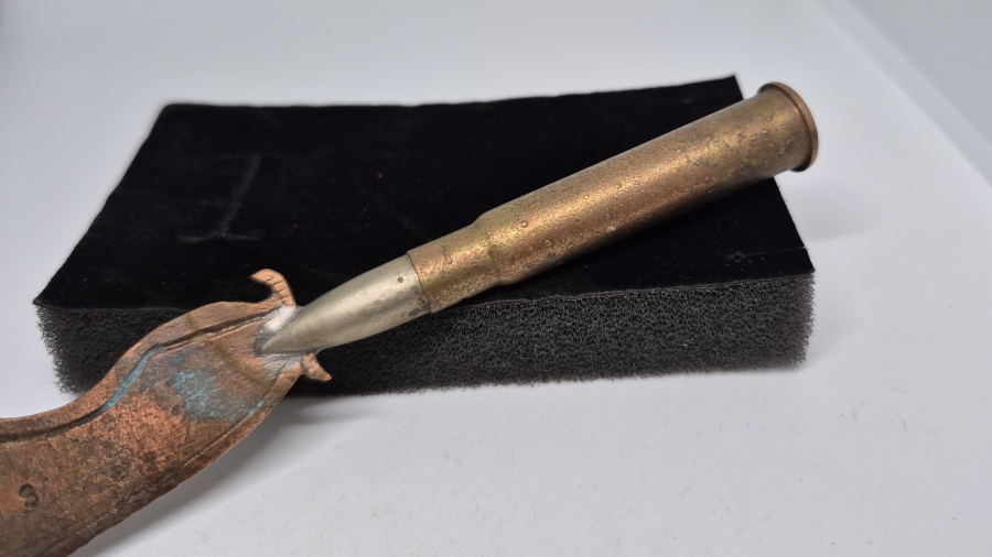 1. DÜNYA SAVAŞI DÖNEMİ İÇİ BOŞALTILMIŞ MAVZER MERMİSİNDEN YAPILMIŞ ALMAN CEPHE HATIRASI OBJE