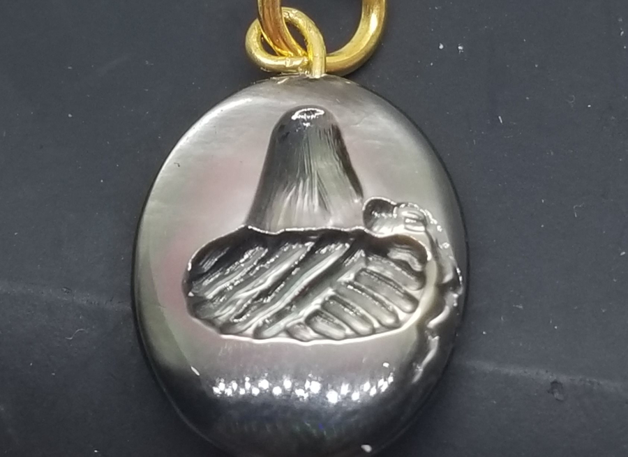 ÜZERİNDE DERVİŞ SİKKESİ BULUNAN ÖZEL YAPIM SEDEF KOLYE UCU