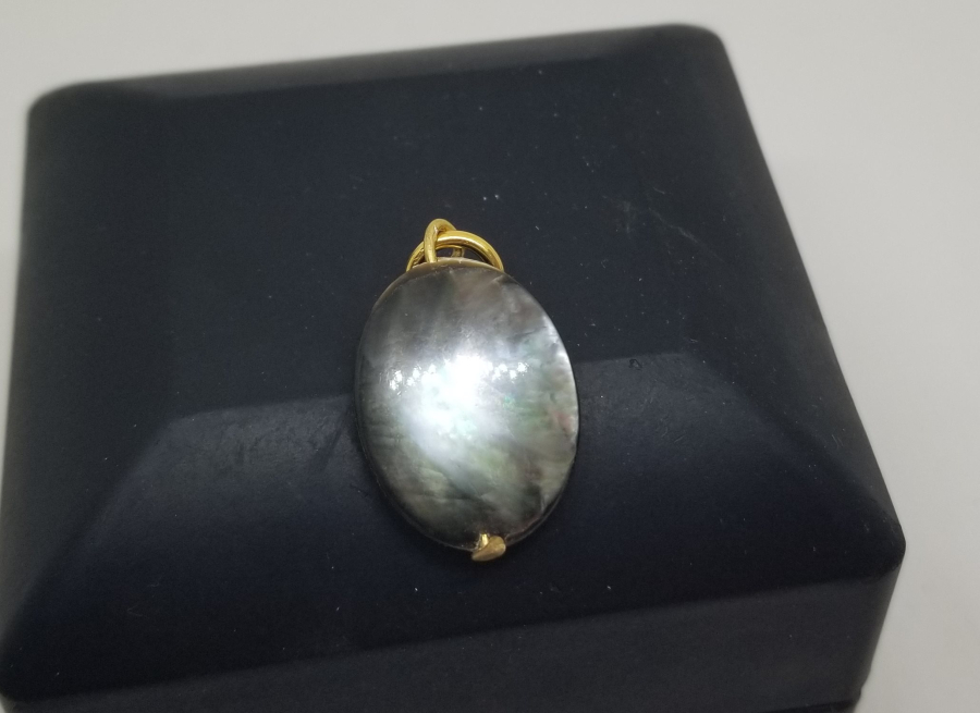 ÜZERİNDE DERVİŞ SİKKESİ BULUNAN ÖZEL YAPIM SEDEF KOLYE UCU