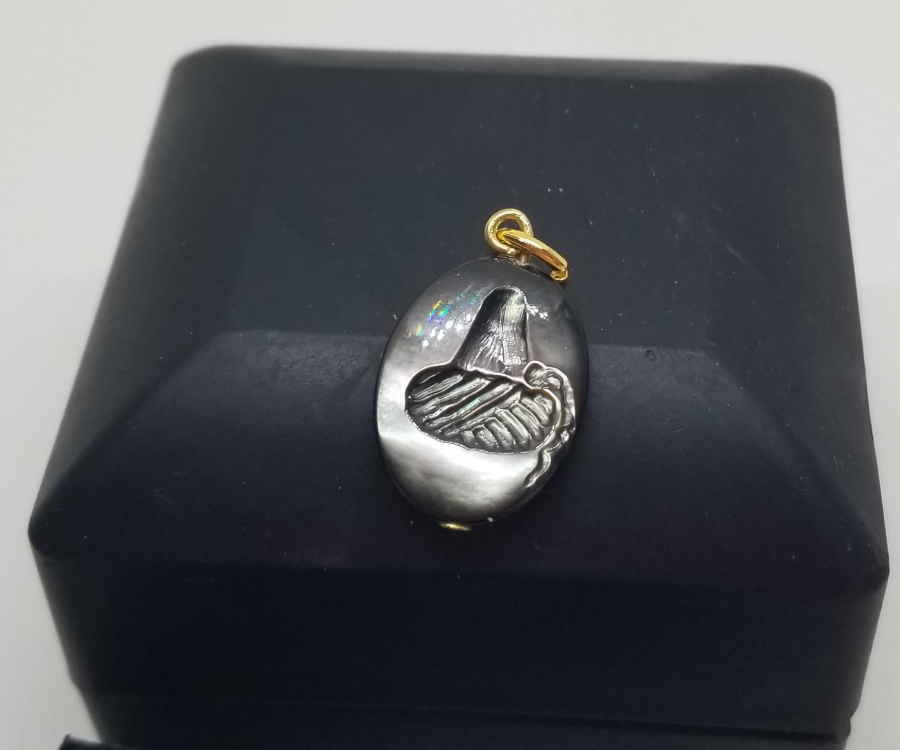 ÜZERİNDE DERVİŞ SİKKESİ BULUNAN ÖZEL YAPIM SEDEF KOLYE UCU