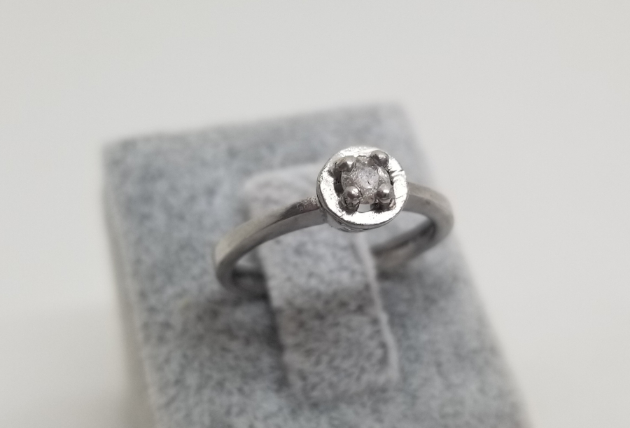 PIRLANTA TAŞLI TEKTAŞ YÜZÜK