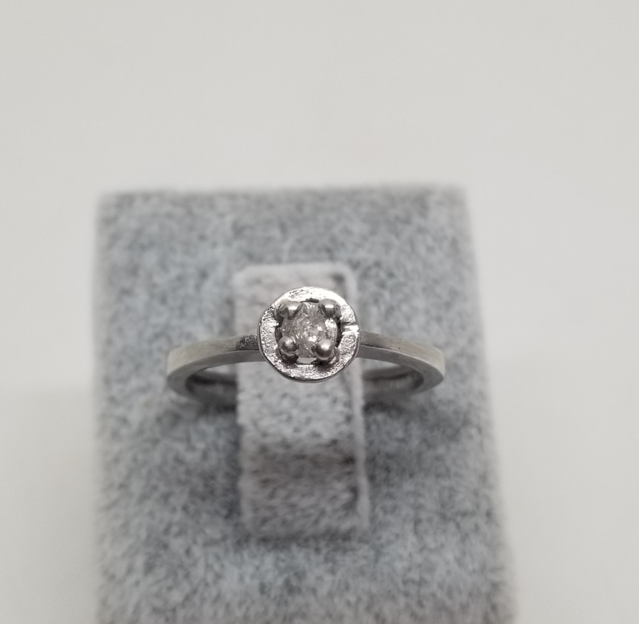 PIRLANTA TAŞLI TEKTAŞ YÜZÜK