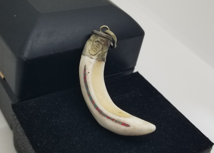 ANTİKA HİPOPOTAM DİŞİNDEN YAPILMIŞ UZAKDOĞU KOLYE UCU