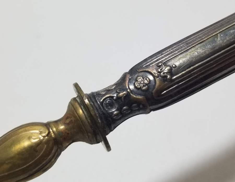 ORİJİNAL KUTUSUNDA GÜMÜŞ SAPLI ANTİKA PASTA SPATULASI