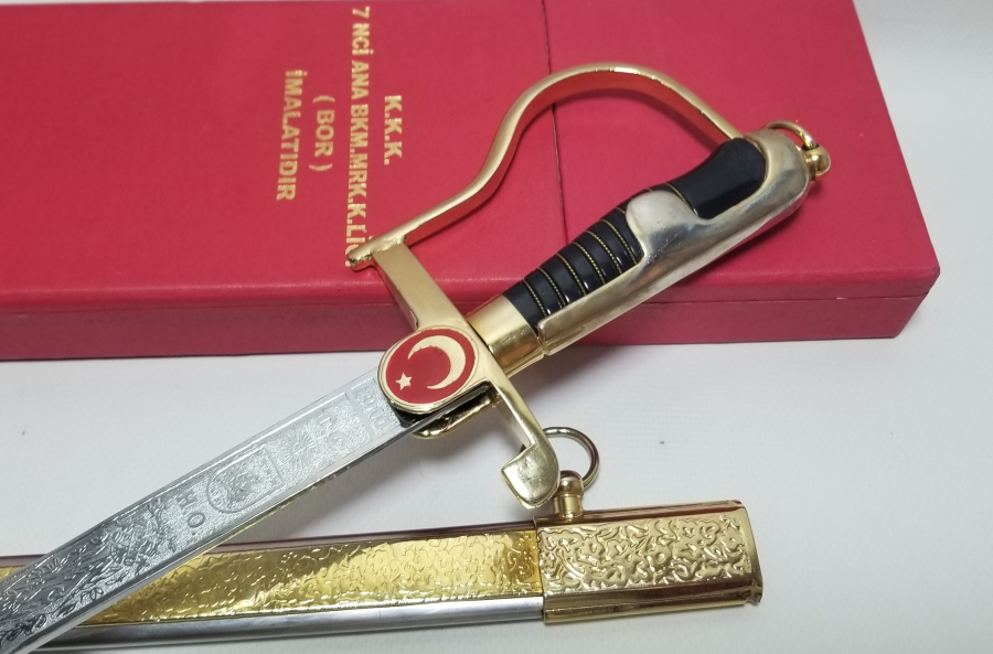 ORİJİNAL KUTUSUNDA ÇİL KONDİSYONDA SUBAY KILICI