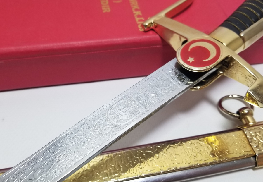 ORİJİNAL KUTUSUNDA ÇİL KONDİSYONDA SUBAY KILICI