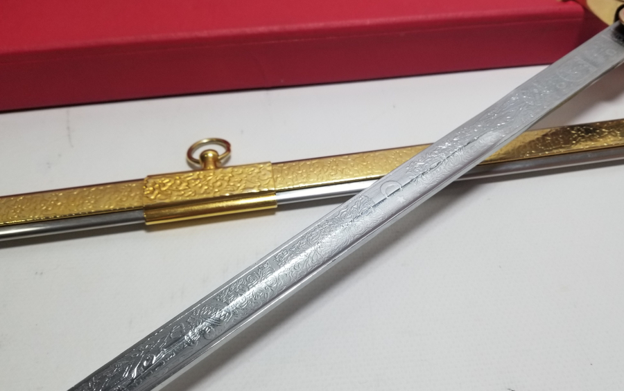 ORİJİNAL KUTUSUNDA ÇİL KONDİSYONDA SUBAY KILICI