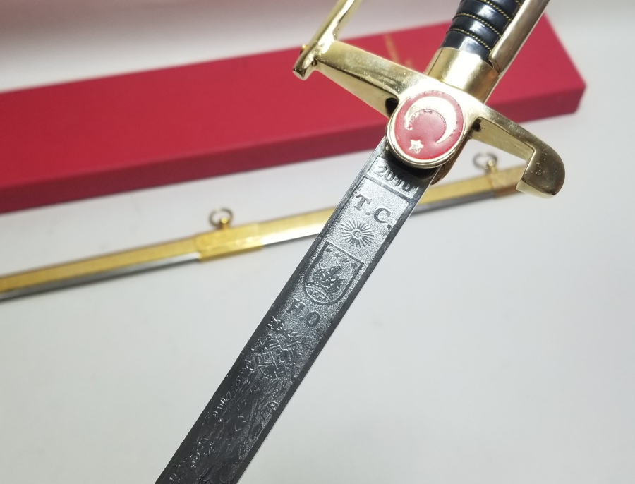 ORİJİNAL KUTUSUNDA ÇİL KONDİSYONDA SUBAY KILICI